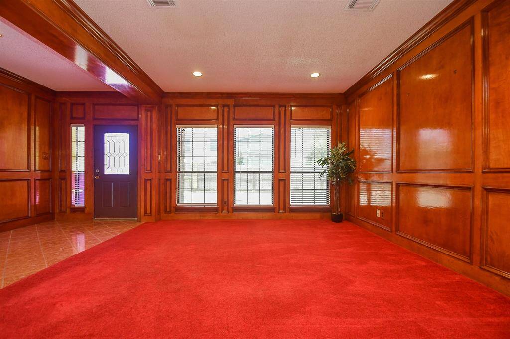 House in rear: living room