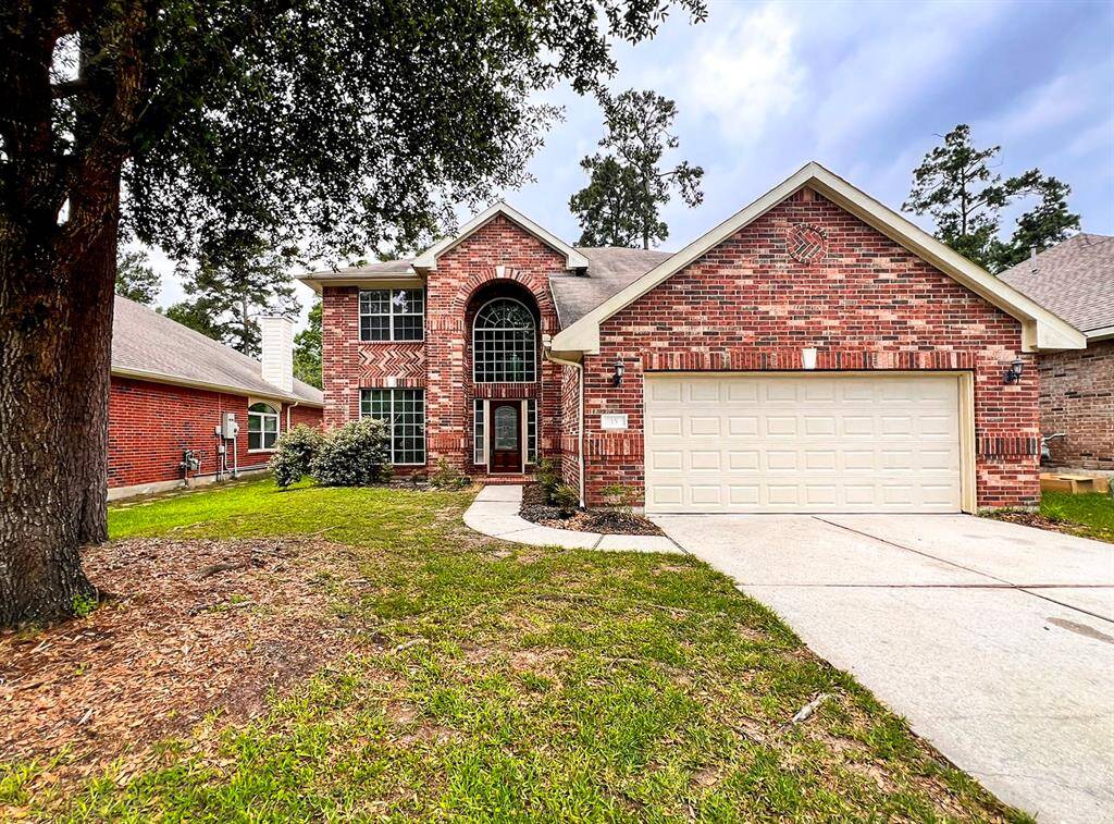 Charming 4-bedroom home on a cul-de-sac in Sterling Ridge, The Woodlands, featuring 3.5 baths. Enjoy proximity to Craftwood Park, shopping, and entertainment, with easy access to FM 2978 and FM 1488 via The Woodlands Parkway.