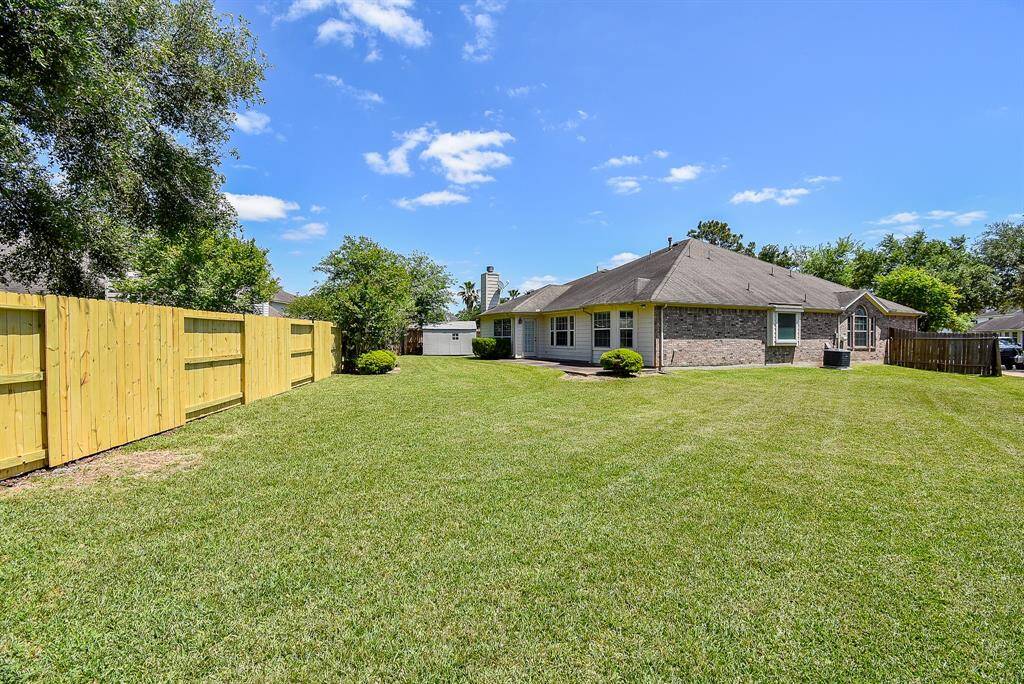 Another view of the large Lawn space
