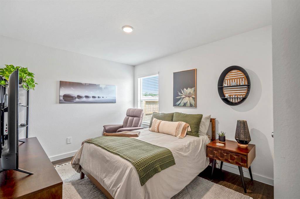 One of the secondary bedrooms