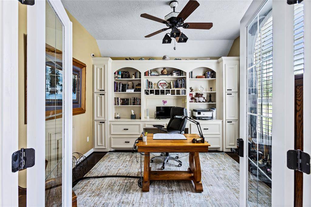 Fabulous built-in bookshelves in the study.