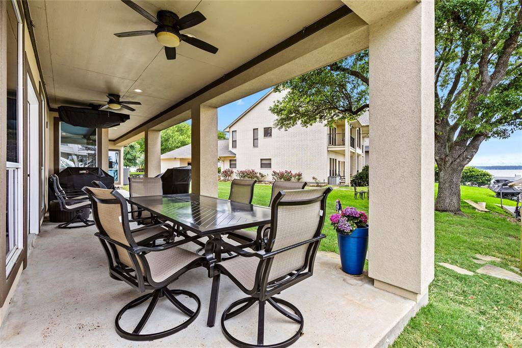 Oversized covered patio with flexible TV ceiling mount! Grill, watch some sports and enjoy lake life!