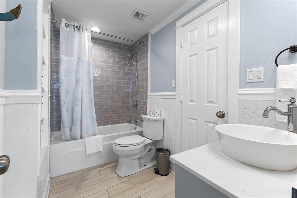 Bathroom 2 - complete with shower/tub combo