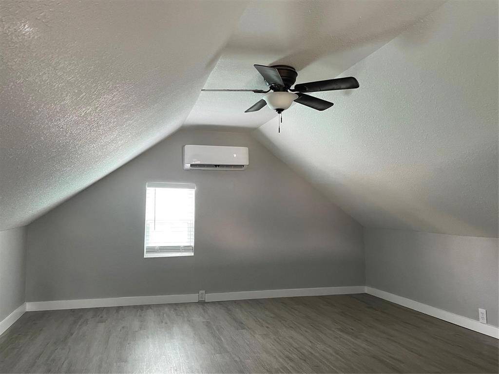 Equipped with a split unit A/C, you can control the comfort of the space.