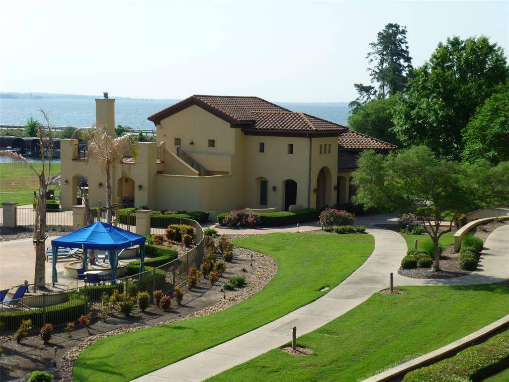 Clubhouse with Exercise and Pooltable