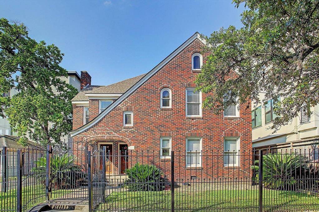 Welcome to 1709 Wentworth!