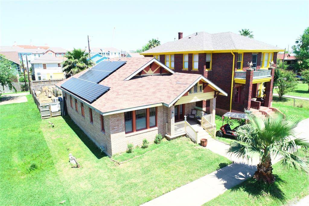 Rare Energy efficient solar panels that were approved by the Galveston Historical Foundation!