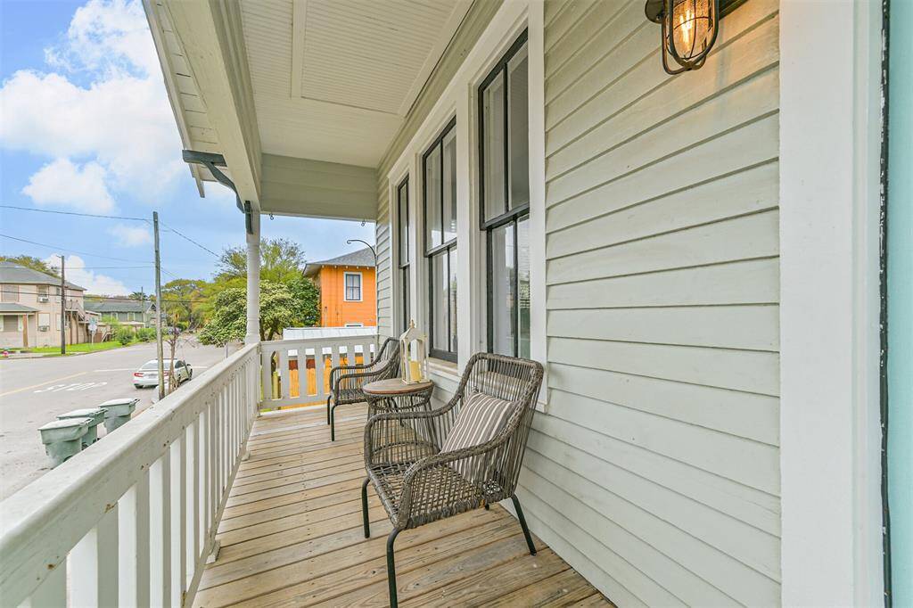 Second floor balcony looking onto Avenue O.