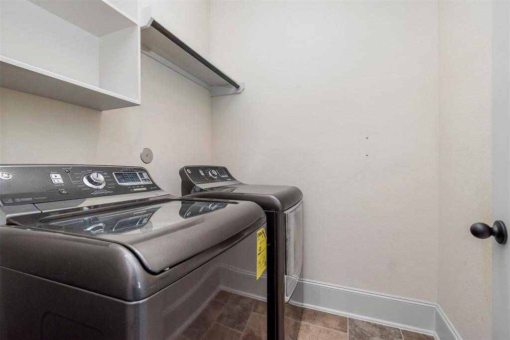 Laundry room. Washer and dryer stay.