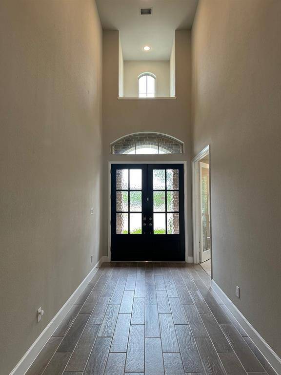 Foyer/ Entrance