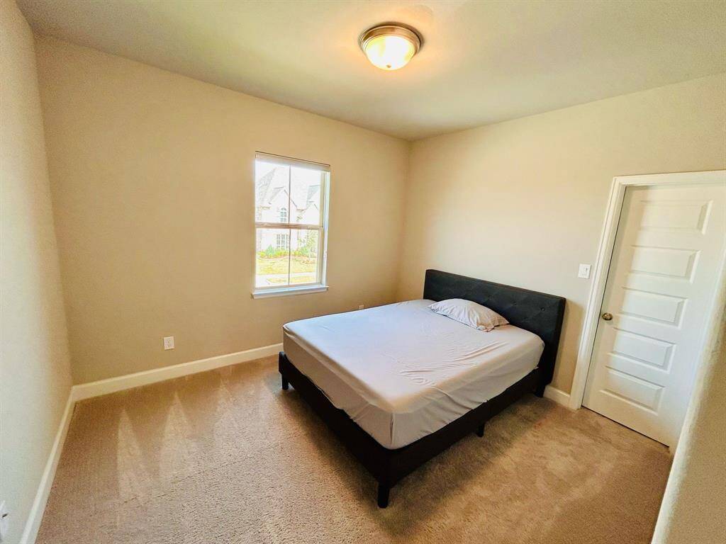Secondary bedroom