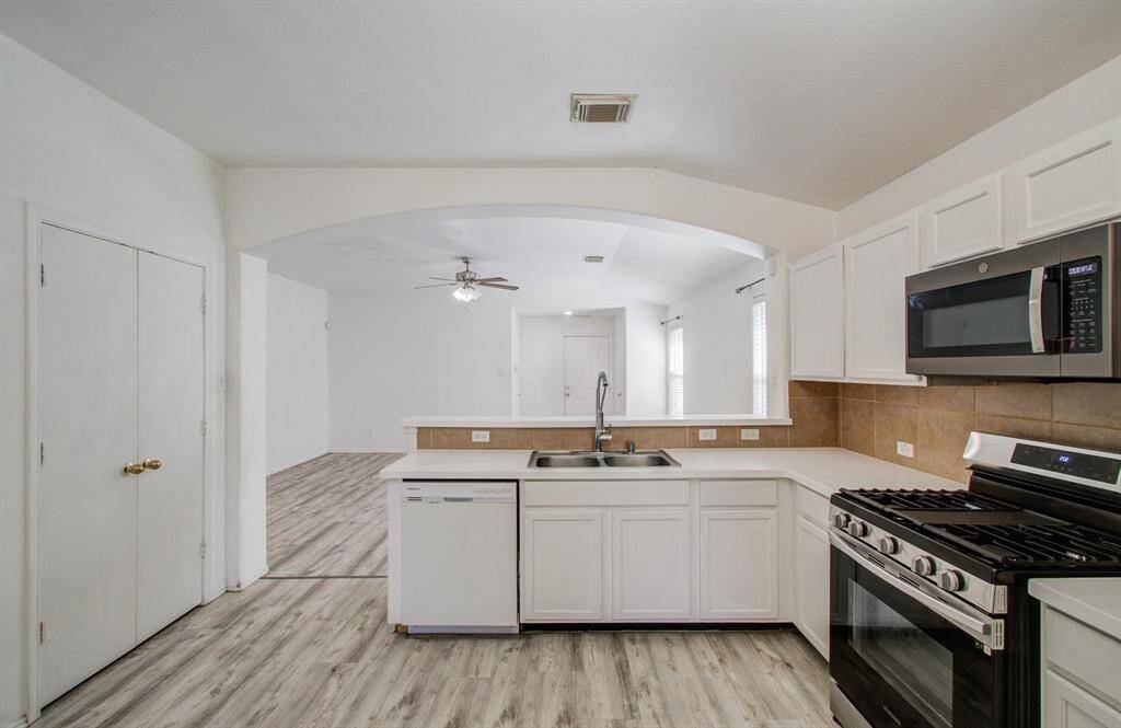 Kitchen with nice open concept