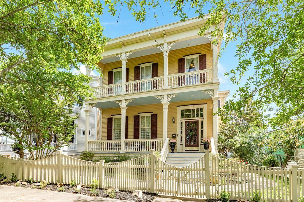 Welcoming Historic Circa 1886 Victorian home with 5 to 6 bedrooms and 4 bathrooms.