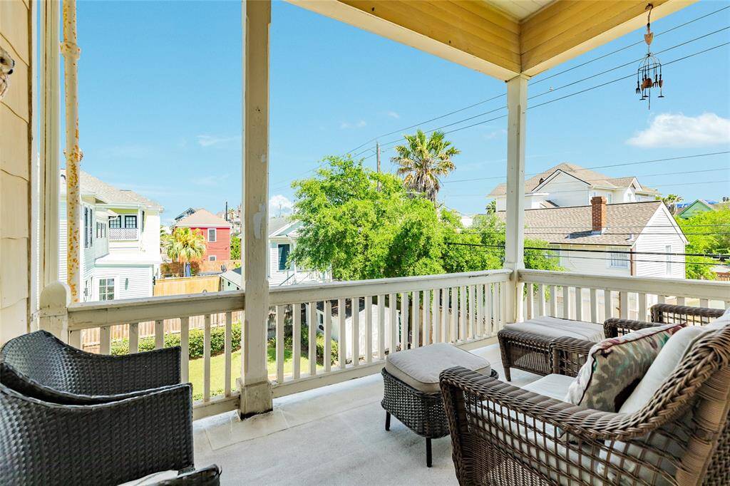 Upper level deck off the guest quarters.
