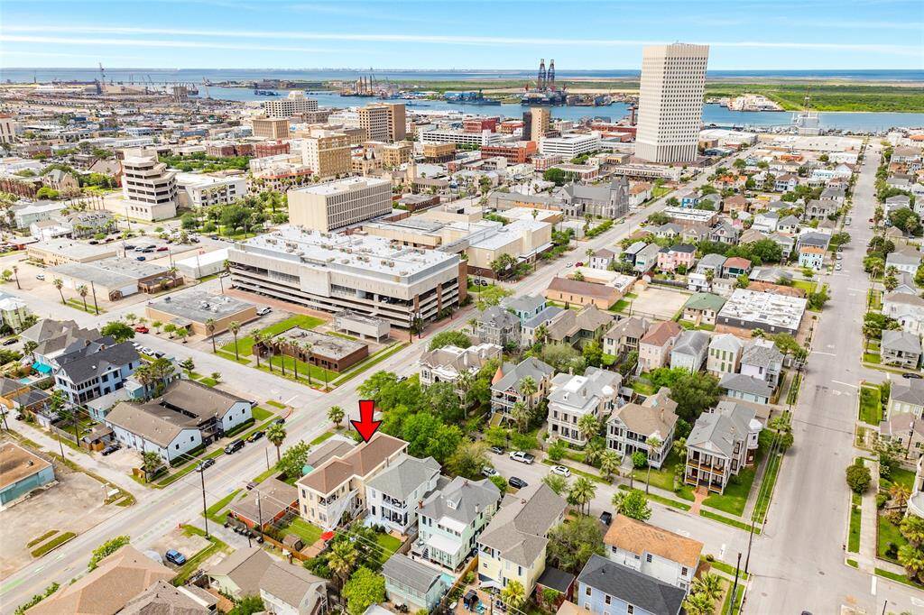 Home facing North towards the Strand area within walking distance to restaurants, cruise ships, Bay and more.  Easy walk, bike ride or golf cart ride.