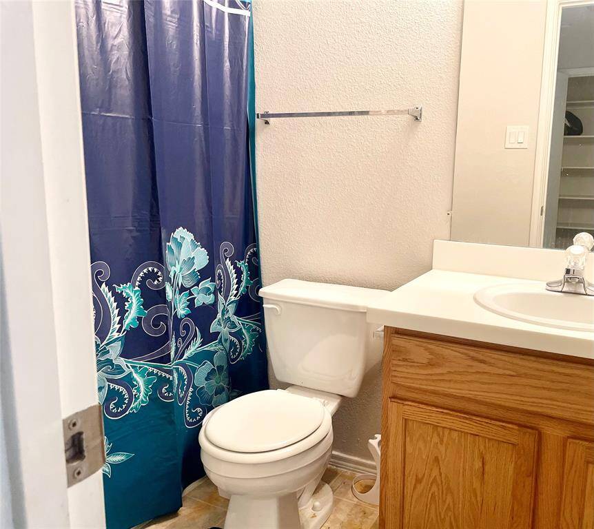 secondary bathroom