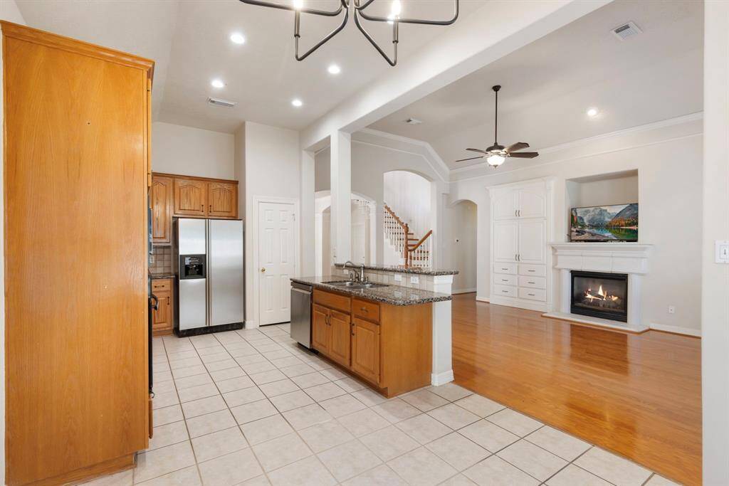 This open concept floorplan creates the perfect space for everyday living and makes entertaining a breeze!