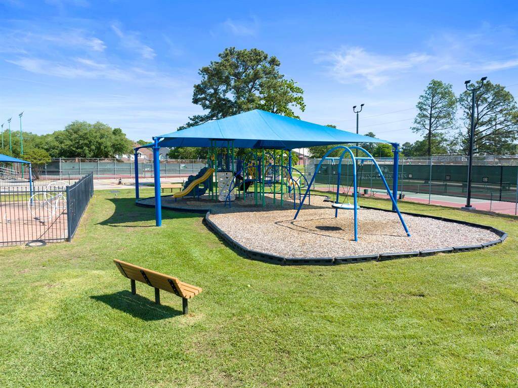 This is one of multiple parks throughout the Spring Creek Oaks area which also includes great hike and bike trails.