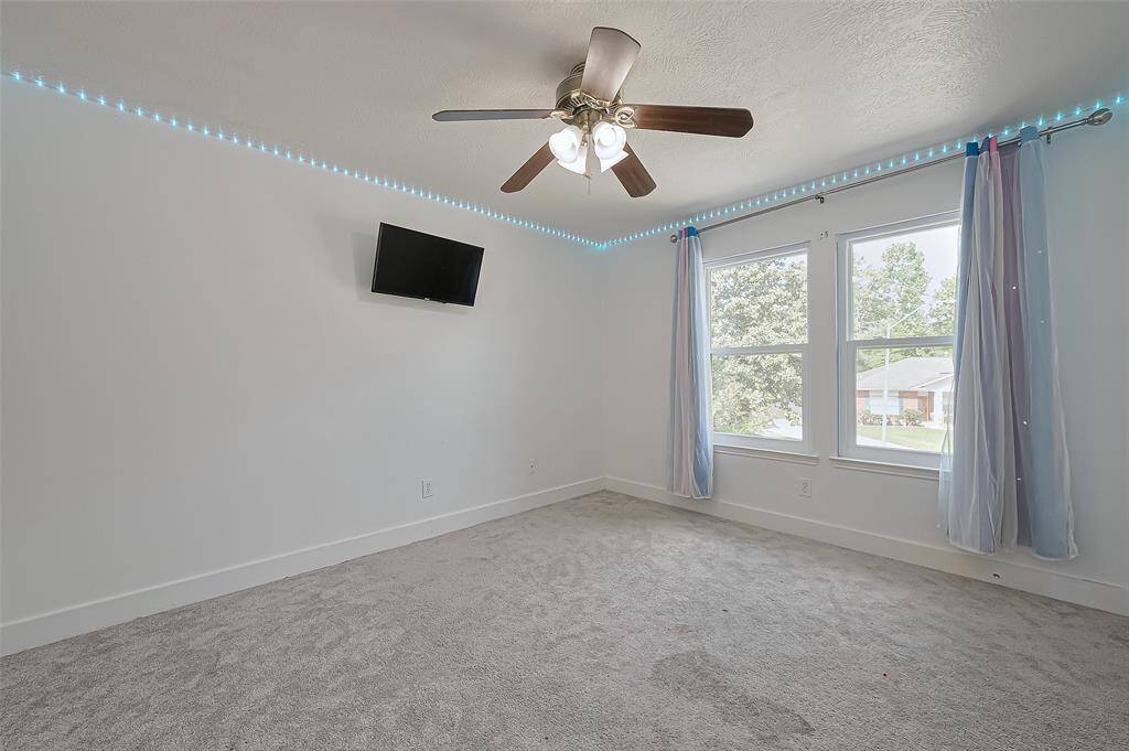 Secondary bedroom