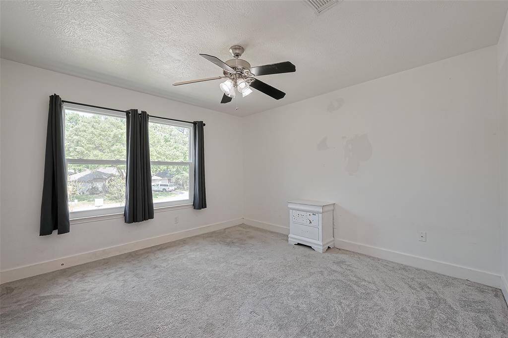 Secondary bedroom