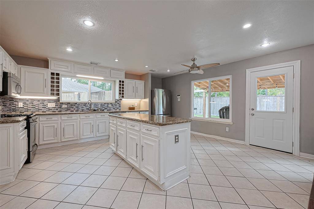 Large Kitchen with island