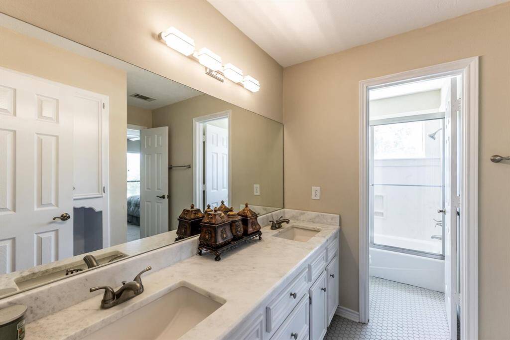 Bath with double sink vanity in 2nd home