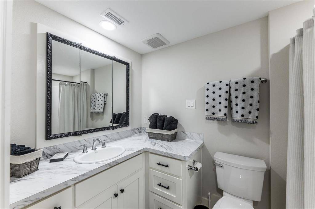 Lovely bath in the 3rd house