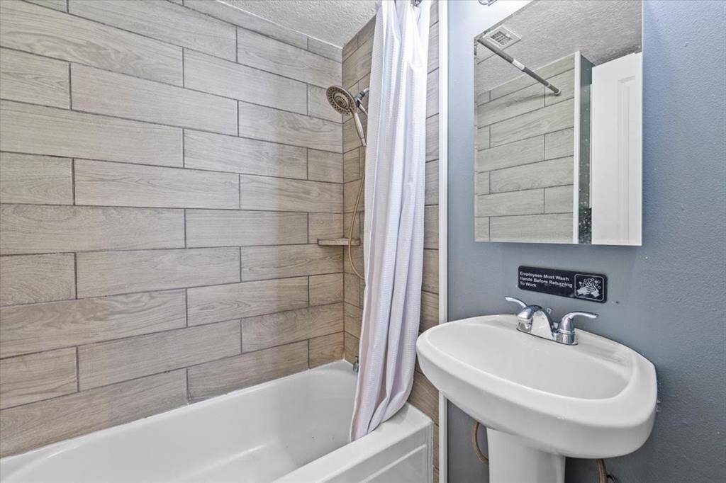 2nd Bathroom