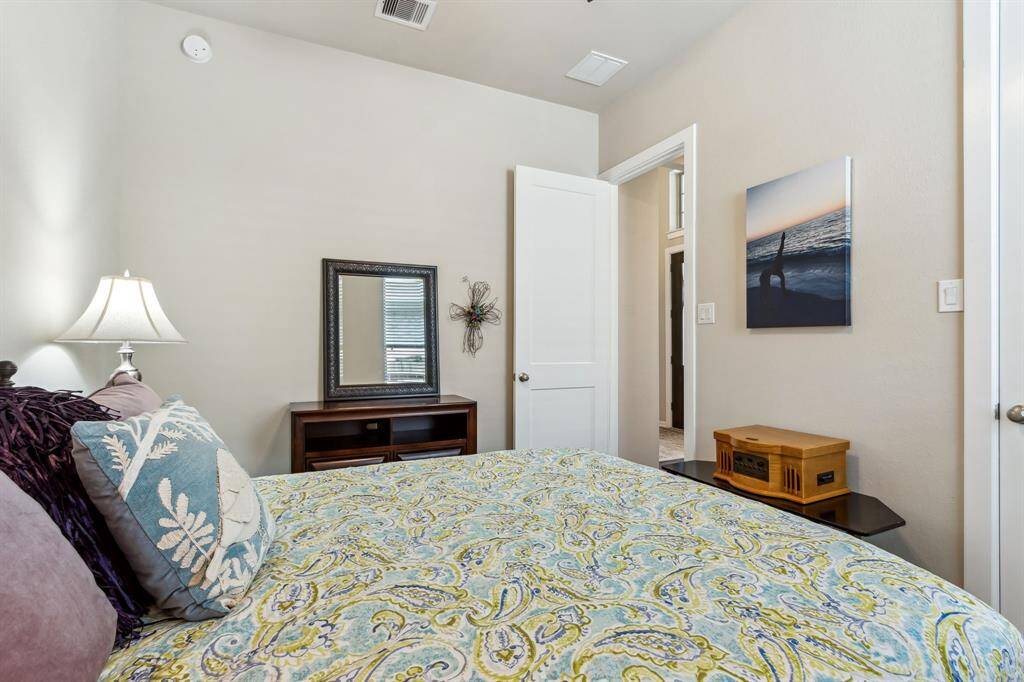 Guest bedroom 2
