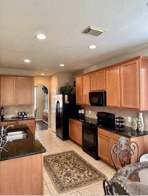 Loads of cabinets with plenty of storage space