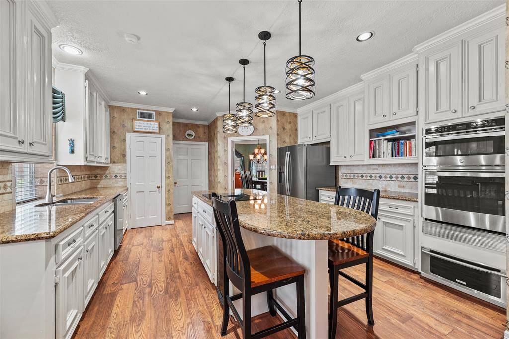 Alternate view of the kitchen.