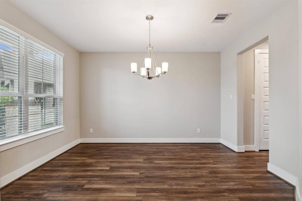 Entertain in this great-sized dining area!