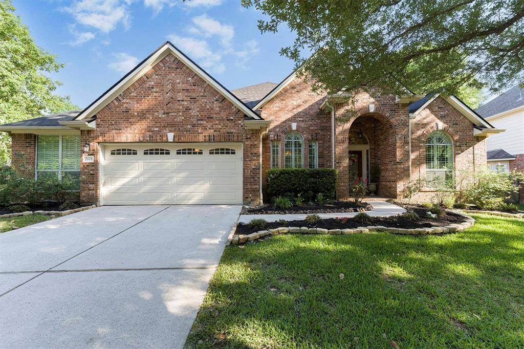 Welcome to 2019 W Yorkchase Lane...