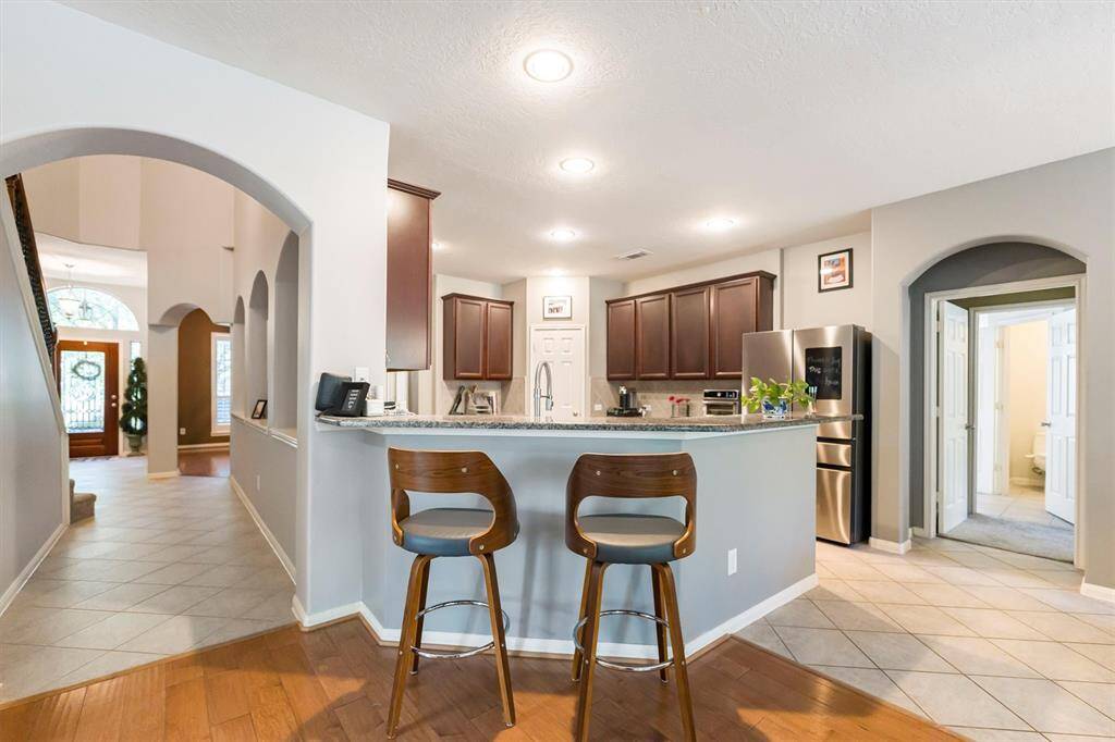 Kitchen made for a Chef... Check out the butlers pantry...