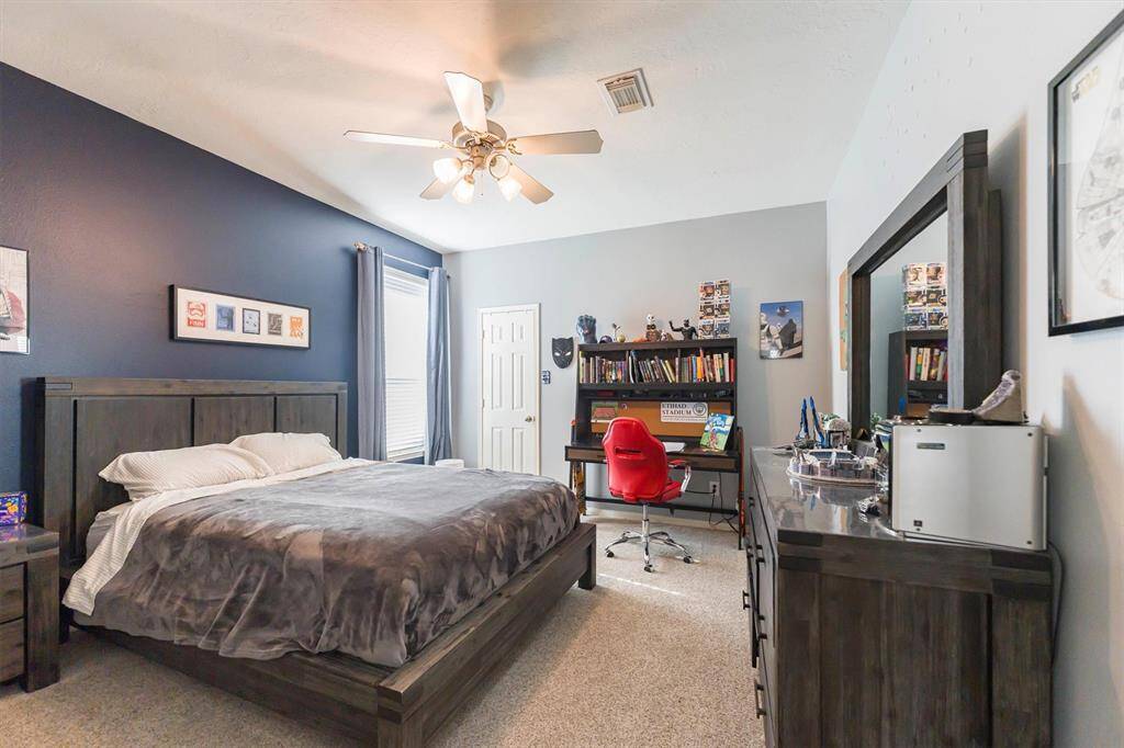 3rd bedroom down...