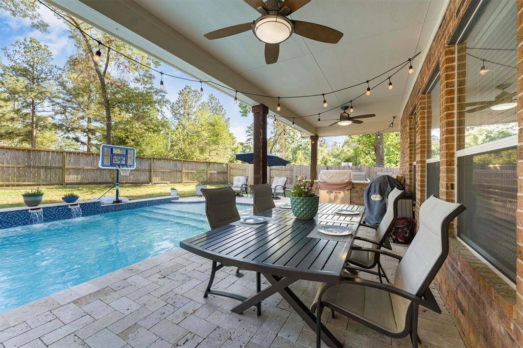 The Outdoor Private Oasis is so relaxing... Enjoy great food & friends on Birthdays, Holidays & Just BECAUSE...