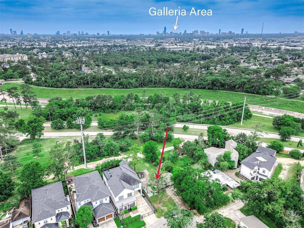 In close proximity to the Galleria area.