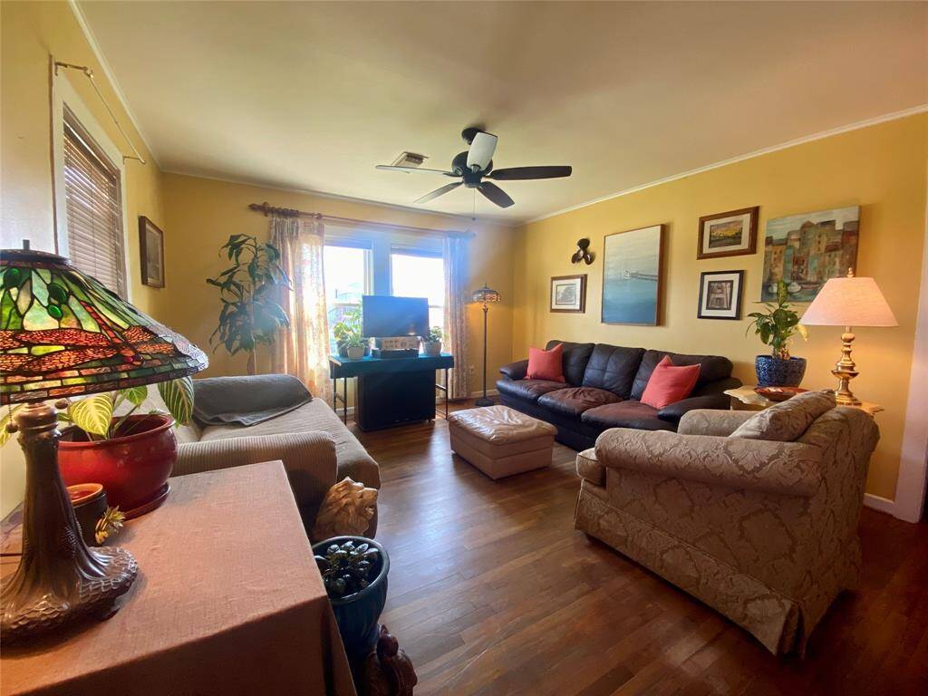 Living area as seen from the entry/foyer.