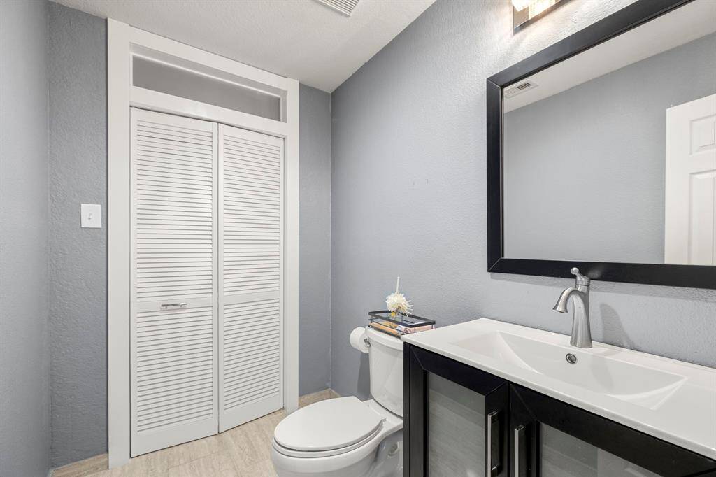 Downstairs half bath