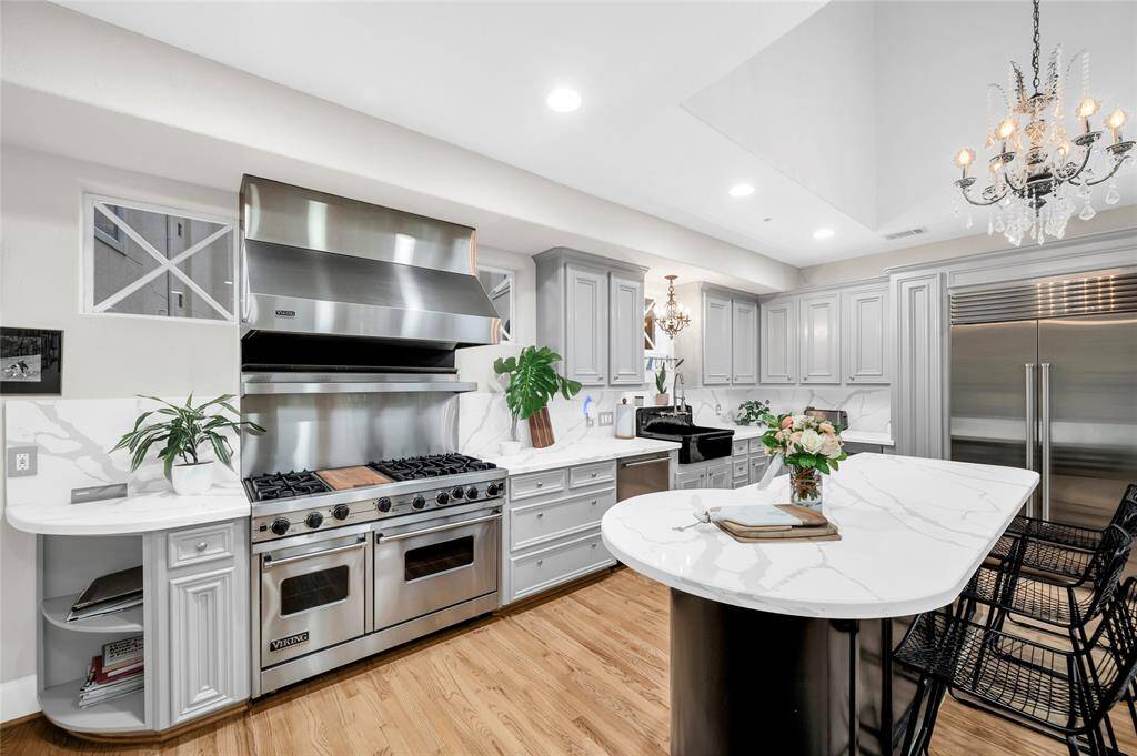 One last angle of the gorgeous kitchen!