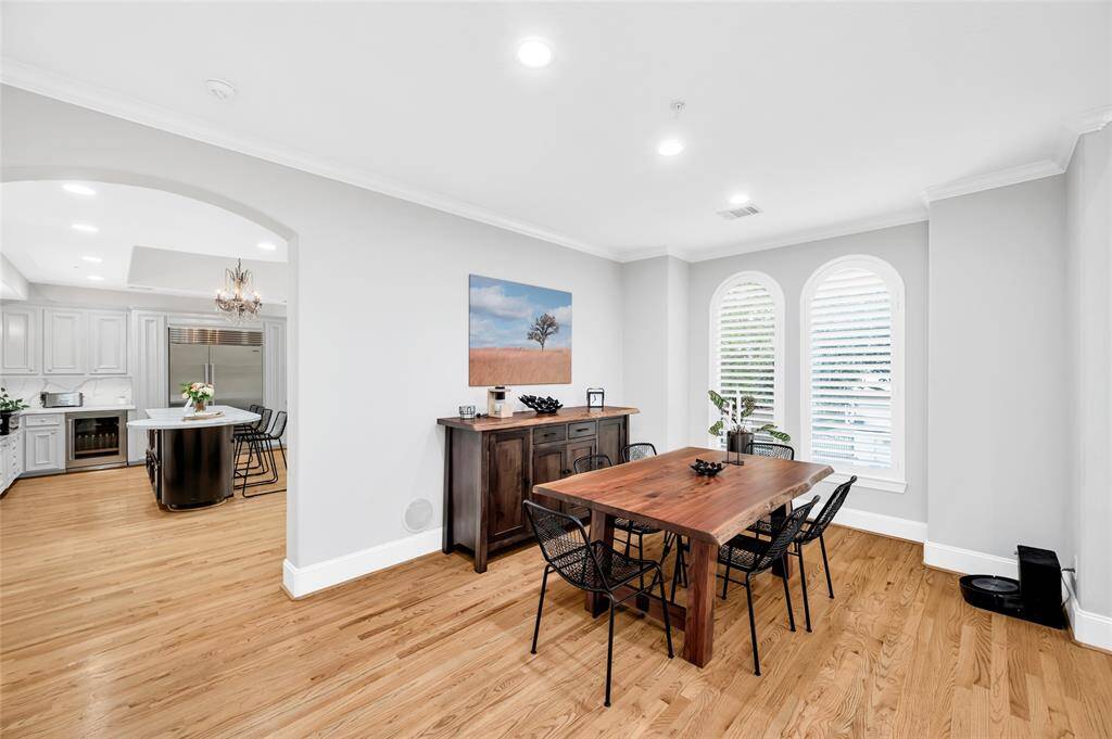 The smart floorplan allows for easy every day living and every scale of entertaining!