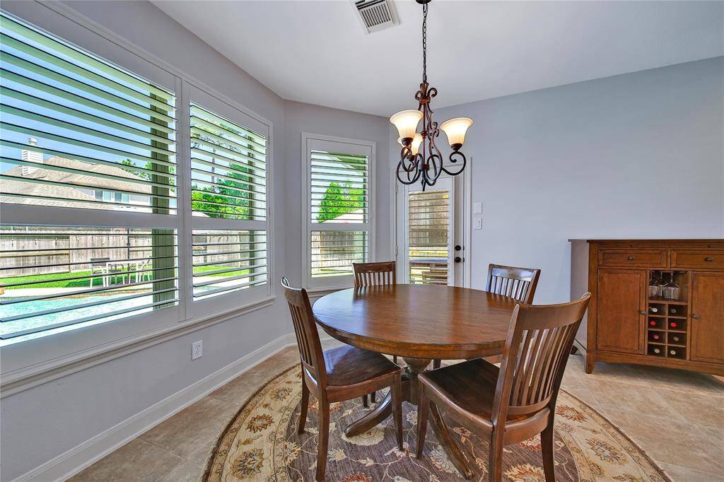 Cozy breakfast nook for everyday meals.