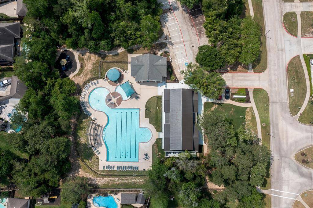 Residents of Spring Trails enjoy an abundance of community amenities including the jr. Olympic sized pool, parks, sport courts, and hike and bike trails. There's a nearby nature center, fishing pond, and trails to explore too!