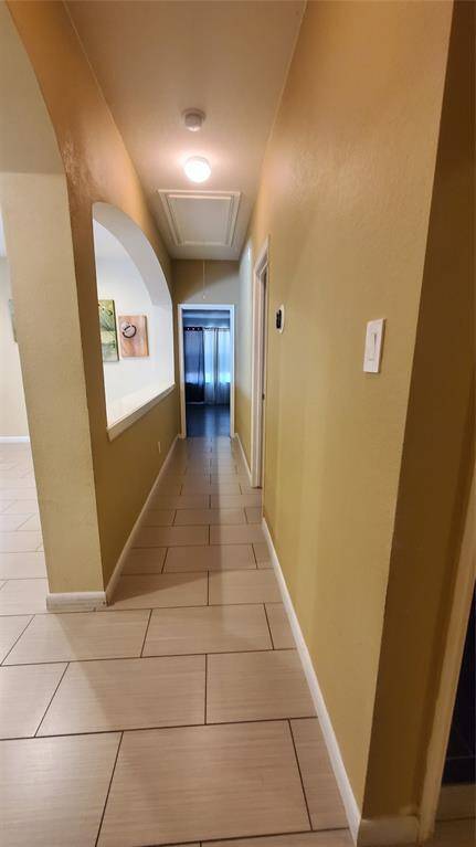 Hallway to the bedrooms