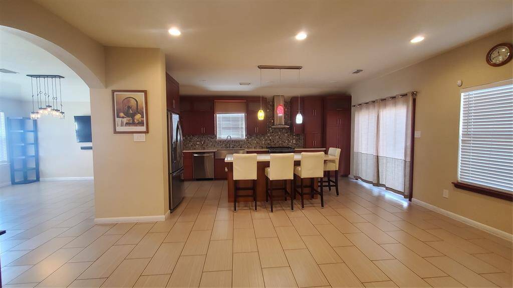 Open Kitchen