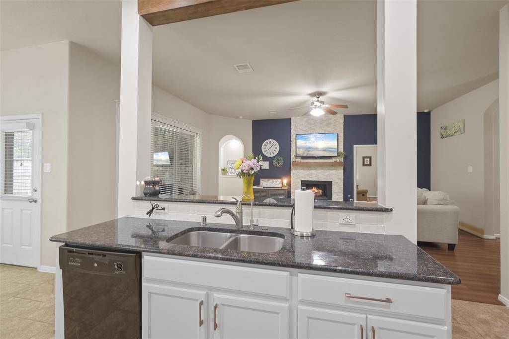 Great layout made for entertaining