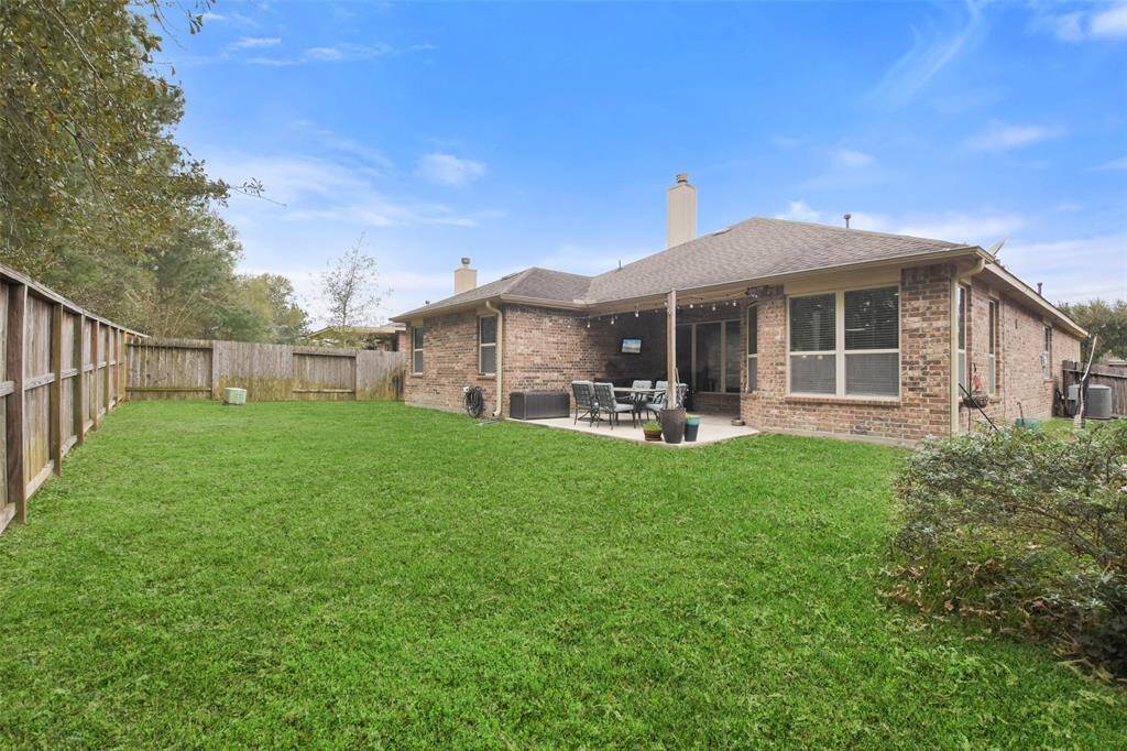 Perfectly sized back yard