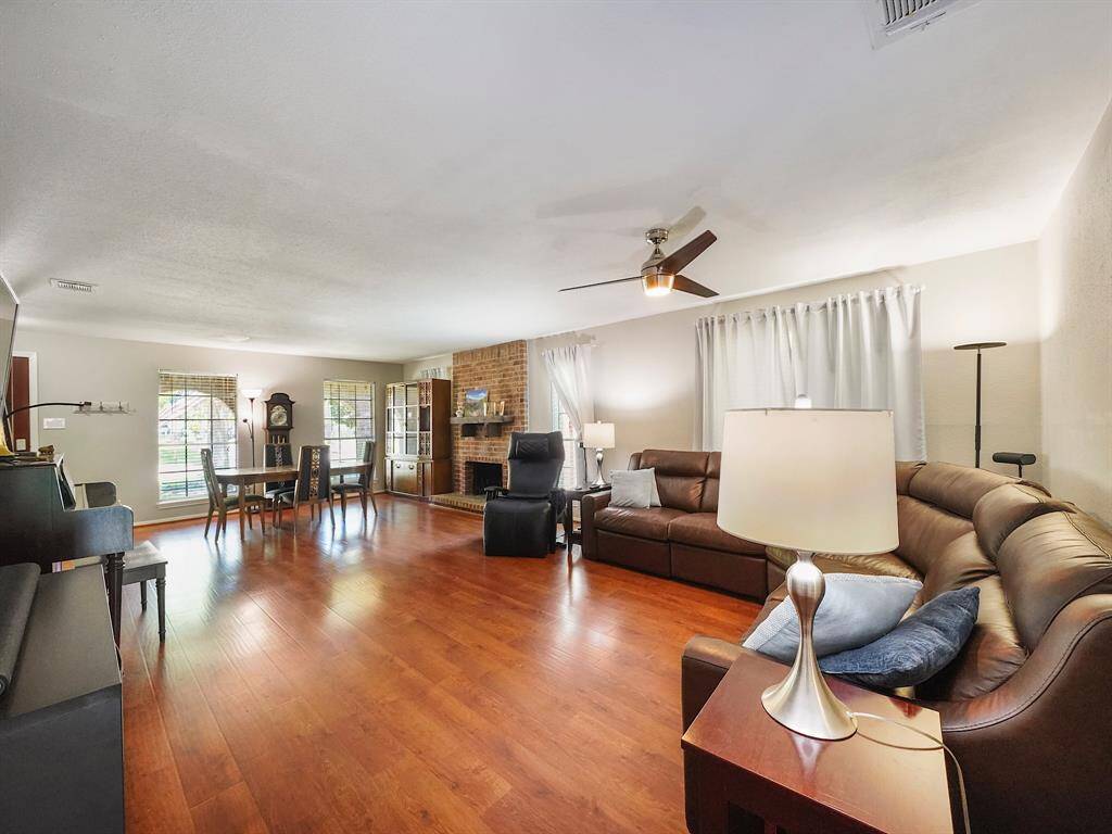 Imagine the possibilities within this spacious living area – perfect for entertaining guests or enjoying quiet evenings at home.