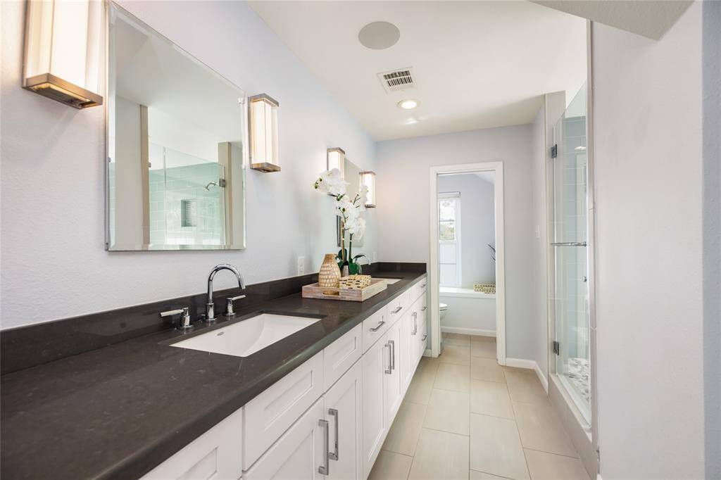 Double sinks and great counter space