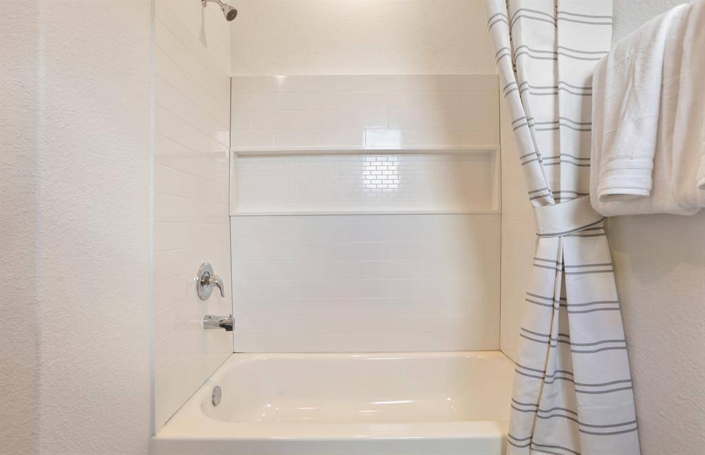 MODEL HOME images may NOT be consistent with finished product.